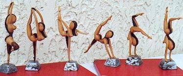 Sculptuur getiteld "dana petite danseuse" door Lionel Ibanez, Origineel Kunstwerk, Hout