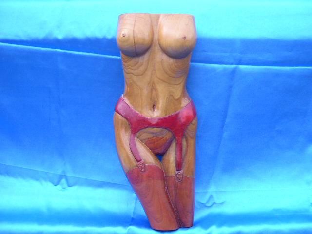 Sculpture titled "frivolité" by Lionel Ibanez, Original Artwork, Wood