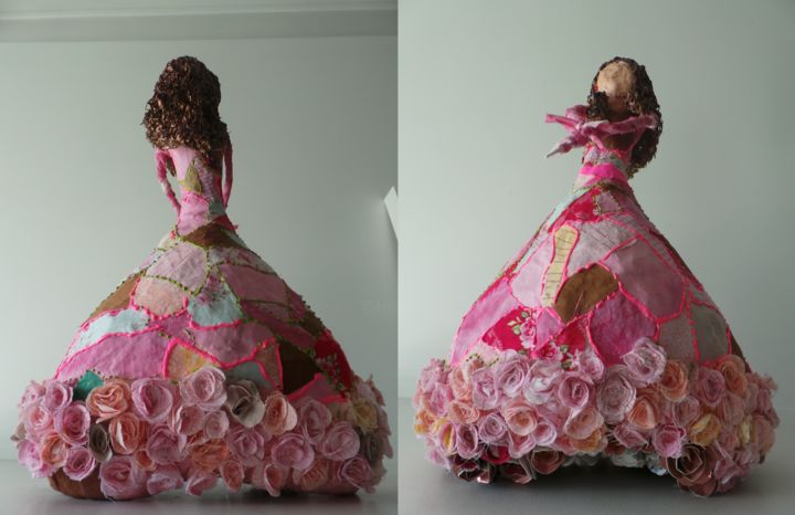 Sculpture intitulée "boneca-rosa.jpg" par Idalina Lima, Œuvre d'art originale, Papier mâché