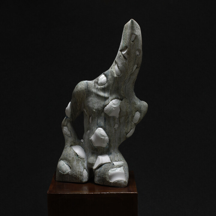 Sculpture,  30,7x18,9 in 