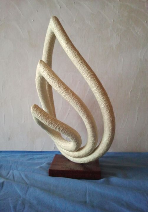 Sculpture titled "Vele" by Ilario Massetti, Original Artwork, Paper maché