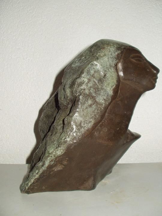 Escultura titulada "Paardenmeisje" por Marianne Den Otter, Obra de arte original, Piedra