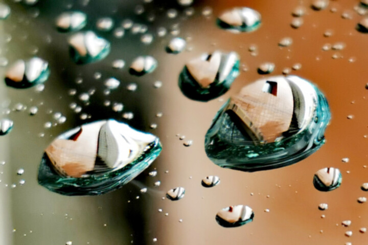 Fotografie mit dem Titel "Terracotta Raindrops" von Ingrid Blaurock, Original-Kunstwerk, Digitale Fotografie