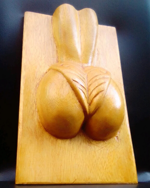 Sculpture intitulée "La Beauté de la fem…" par Innocent Nolla Makon, Œuvre d'art originale, Bois