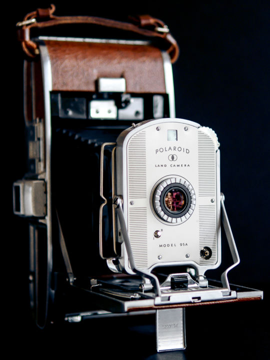 Fotografie mit dem Titel "Vintage Polaroid Ca…" von Ioana Todor, Original-Kunstwerk