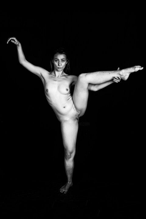 Fotografia intitolato "Nude ballerina II" da Ion Rotaru, Opera d'arte originale, Fotografia digitale
