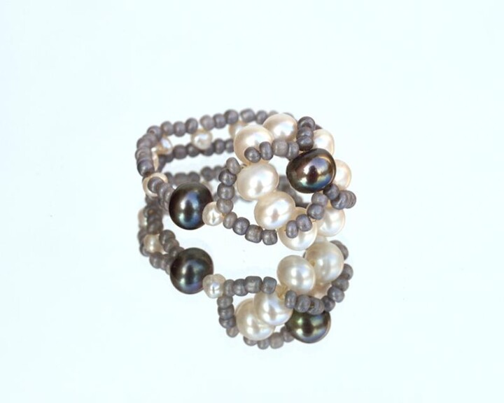 Diseño titulada "Pearl flower ring" por Irena Zelickman, Obra de arte original, Joyas
