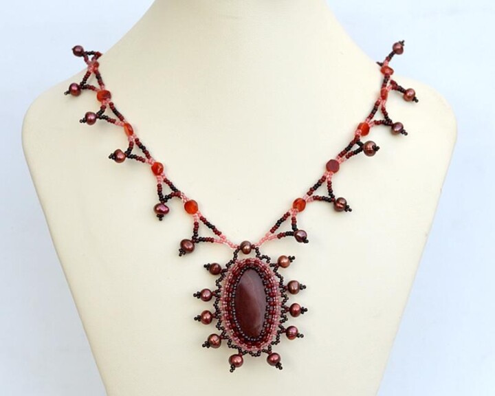 Design intitulée "Spiky red necklace" par Irena Zelickman, Œuvre d'art originale, Bijoux