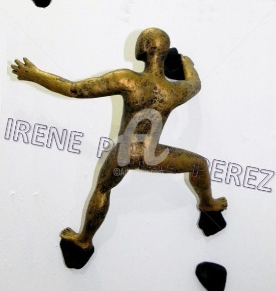 Scultura intitolato "esculturas de escal…" da Irene Perez Perez, Opera d'arte originale
