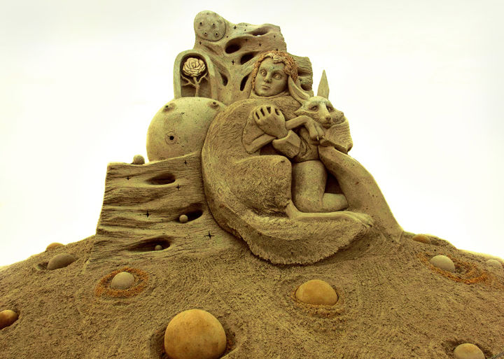 Sculpture intitulée "Allegory from sand" par Irina Taflevskaya, Œuvre d'art originale, Sable
