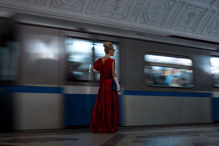 Fotografia intitulada "Arrival of the train" por Irina Nekliudova, Obras de arte originais, Fotografia digital