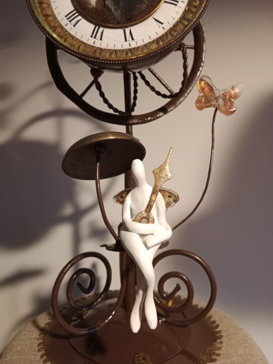 Sculpture titled "La Minute du papill…" by Isabelle Merle, Original Artwork, Metals