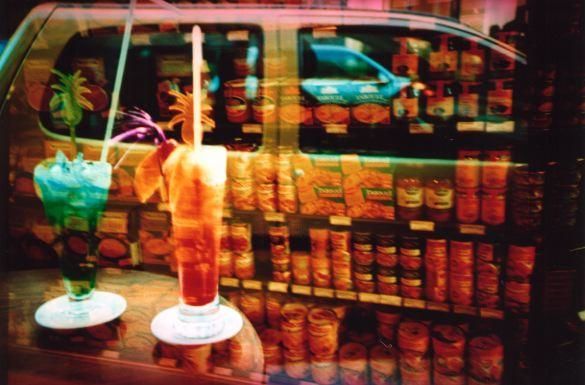Fotografie mit dem Titel "Cocktails, Cans & C…" von Isabelle Deflandre, Original-Kunstwerk