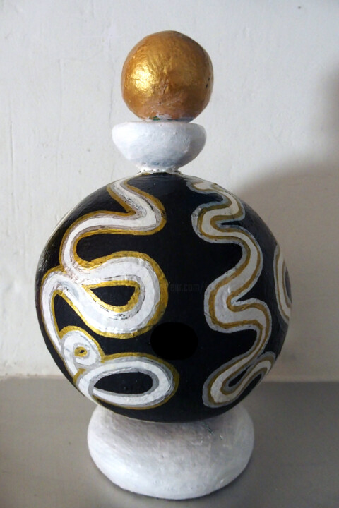 Skulptur mit dem Titel "228) Plum 23X12X12" von Isis Bi M, Original-Kunstwerk, Porenbeton