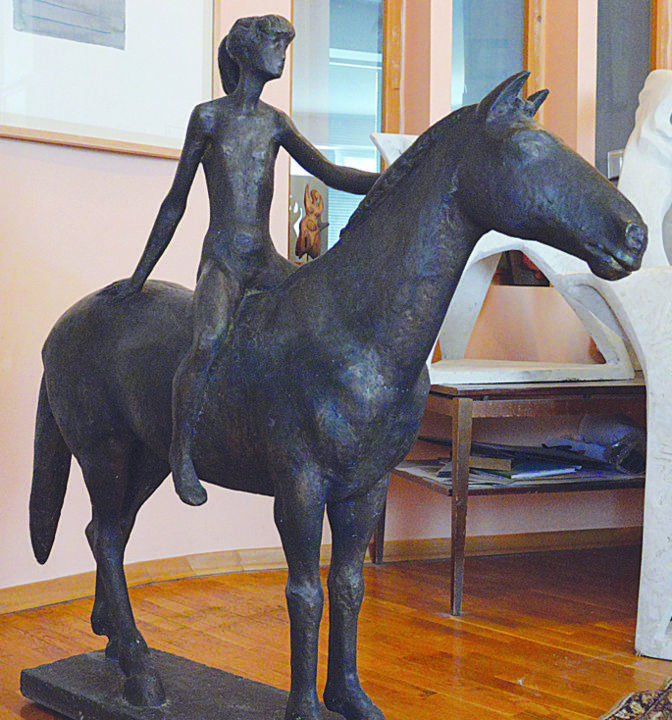 Sculptuur getiteld "riding-girl-2.jpg" door Ivan Totev, Origineel Kunstwerk