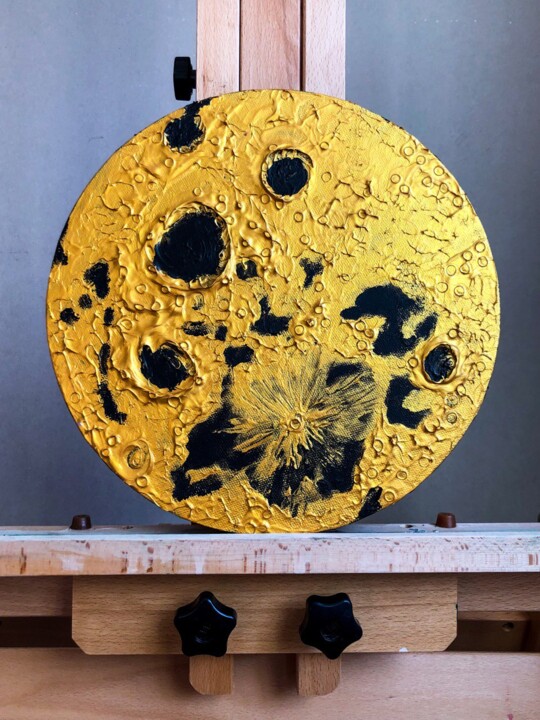 Schilderij getiteld "Golden Moon" door Ivanna Mois, Origineel Kunstwerk, Acryl Gemonteerd op Frame voor houten brancard
