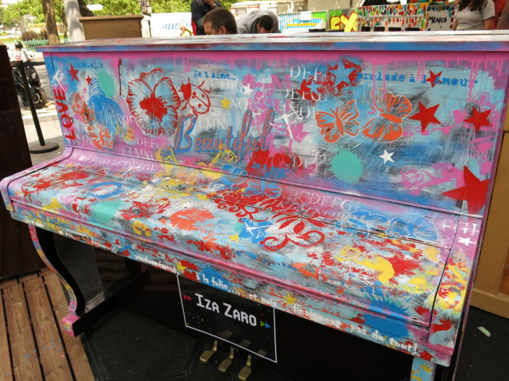 Картина под названием "Piano Play me I m y…" - Iza Zaro, Подлинное произведение искусства, Рисунок распылителем краски