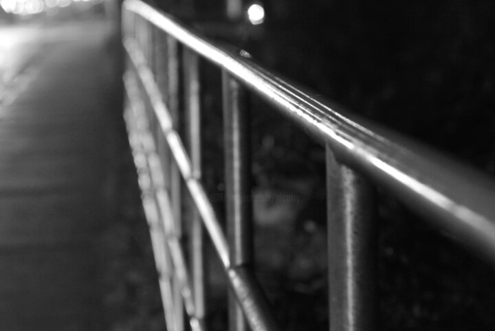 Fotografie getiteld "railing" door J.D. Curry, Origineel Kunstwerk