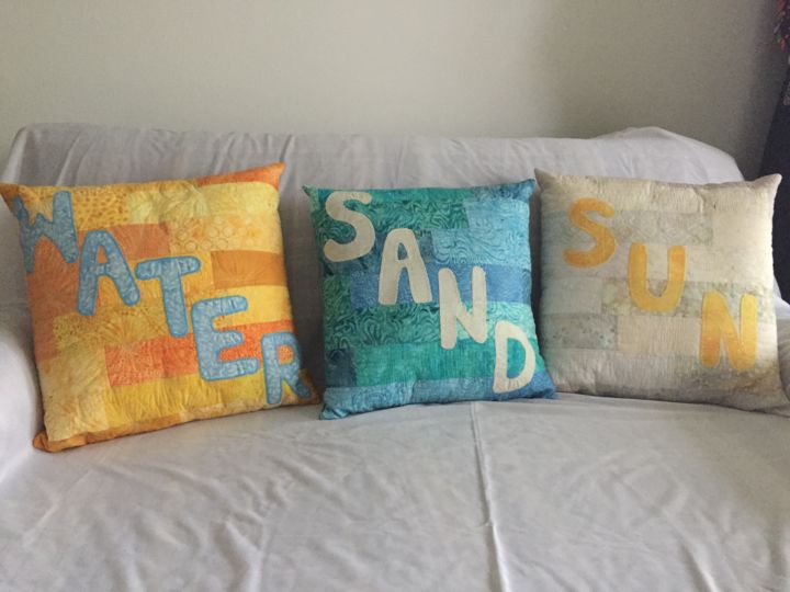 Textielkunst getiteld "Beach themed pillows" door Jacquelinejoann, Origineel Kunstwerk