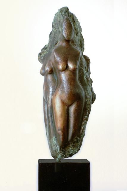 Escultura intitulada "Ancient goddess" por Jacqueline De Vaan, Obras de arte originais
