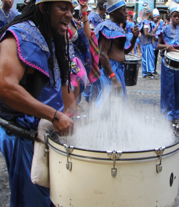 Photographie intitulée "Carnaval" par Jacques Bourdon (JAQ), Œuvre d'art originale, Photographie numérique