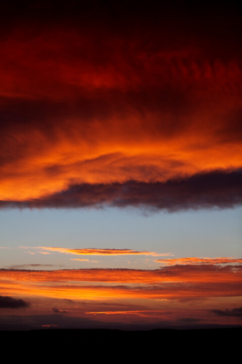 Fotografie getiteld "Sky on Fire" door Jade Holing, Origineel Kunstwerk, Digitale fotografie