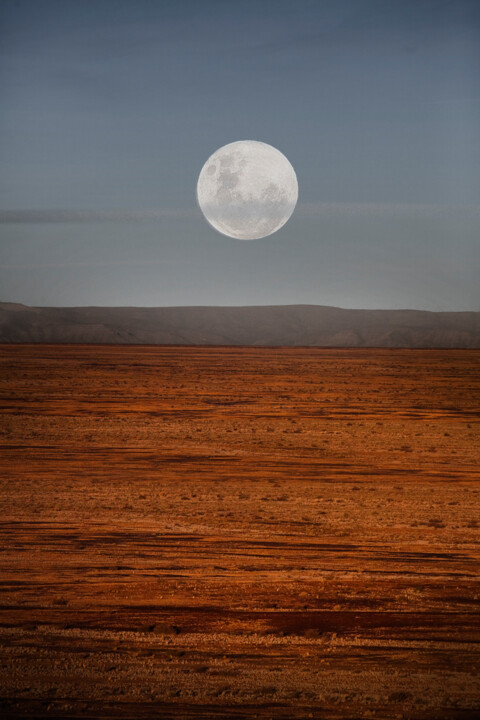 Photography titled "Moon Set" by Jade Holing, Original Artwork, Digital Photography