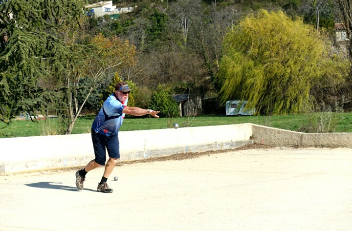 Photographie intitulée "Joueur de pétanque.…" par Janie B., Œuvre d'art originale