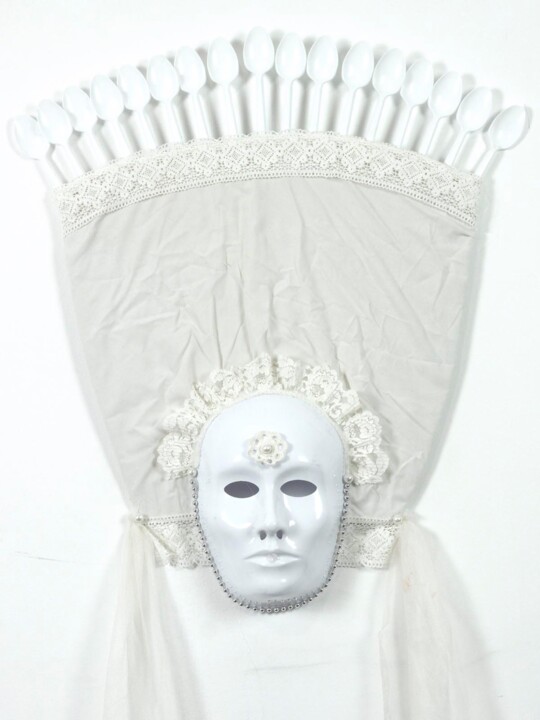 Sculptuur getiteld "Mask 41" door Jaroslaw Filipek, Origineel Kunstwerk, Plastic