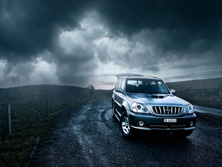 Grafika cyfrowa / sztuka generowana cyfrowo zatytułowany „Car in Storm Photo…” autorstwa Doux Rosiette (Royalty Free Stock),…