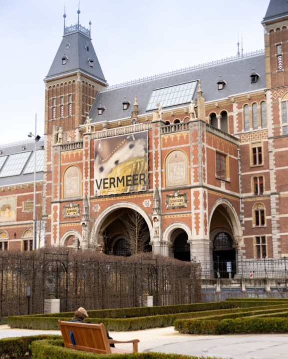 The Rijksmuseum stops selling tickets online to see the Vermeer exhibition