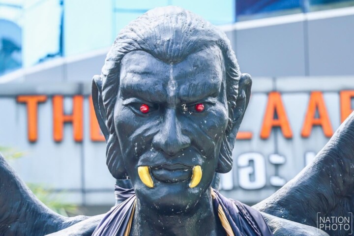 Estatua del demonio del hotel de Bangkok retirada tras disputa pública