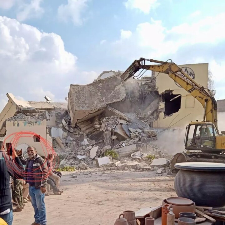 Destruction du centre d'art historique du Caire Darb 1718 dans le cadre du réaménagement urbain