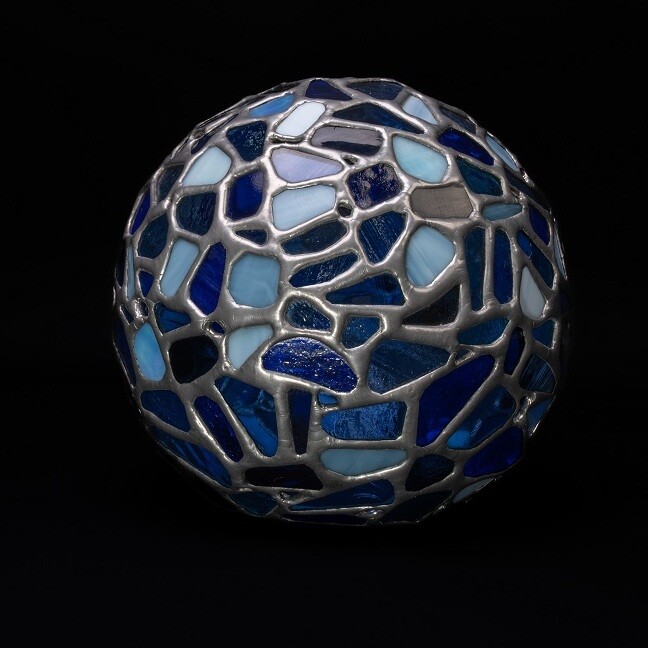 Skulptur mit dem Titel "Sphère en verre d'A…" von Jean-Jacques Joujon (JimaJine), Original-Kunstwerk, Glas