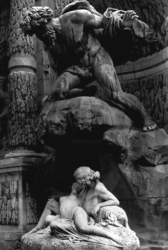 Photographie intitulée "Fontaine, Luxembour…" par Jean Lauzon, Œuvre d'art originale