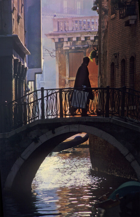 Fotografía titulada "Venise " ombre et l…" por Jean Louis Giudicelli, Obra de arte original, Fotografía analógica