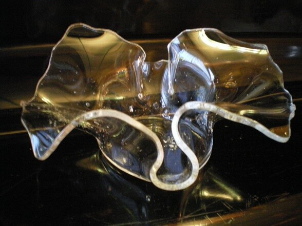 Design mit dem Titel "Vide poche vague" von Jean Luc Masini, Original-Kunstwerk, Glas