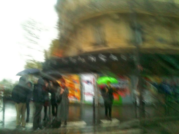 Photographie intitulée "Parapluie Vert (Pla…" par Jean-Luc Perrault, Œuvre d'art originale