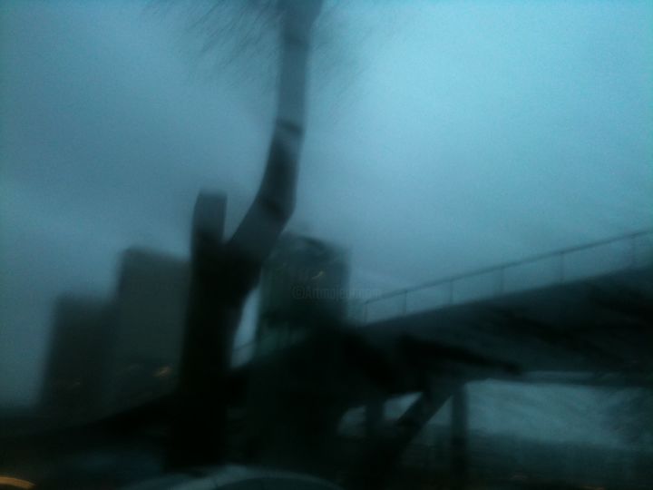 Photographie intitulée "Pont sur fond Bleu…" par Jean-Luc Perrault, Œuvre d'art originale