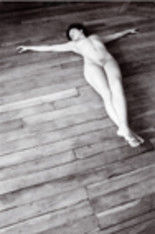 Photographie intitulée "Femme en croix" par Jean-Marc Millière, Œuvre d'art originale