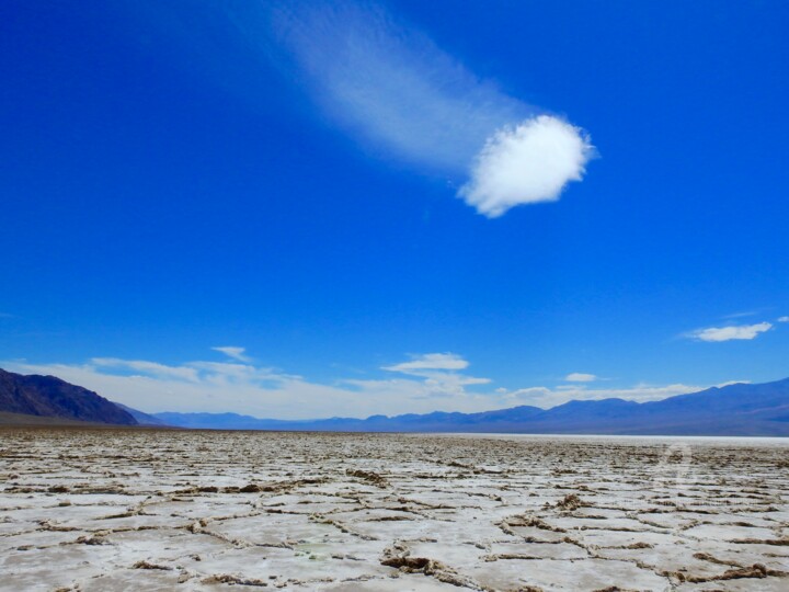 Photography titled "Météorite nuageuse" by Jean-Michel Liewig, Original Artwork, Non Manipulated Photography