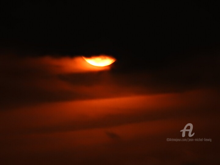 Photography titled "Au rouge de lune" by Jean-Michel Liewig, Original Artwork, Non Manipulated Photography