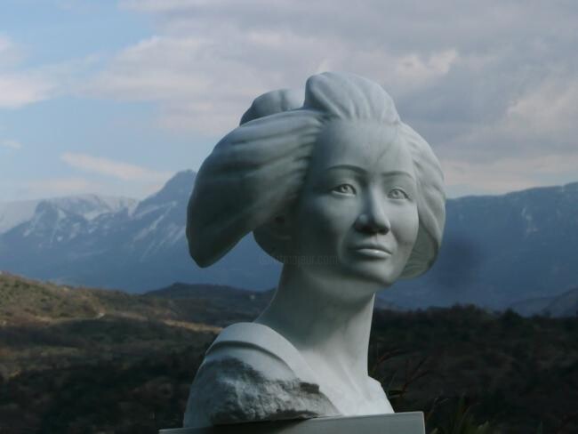 Sculpture titled "Geisha Sen Saké" by Jean-Paul Daire, Original Artwork, Stone