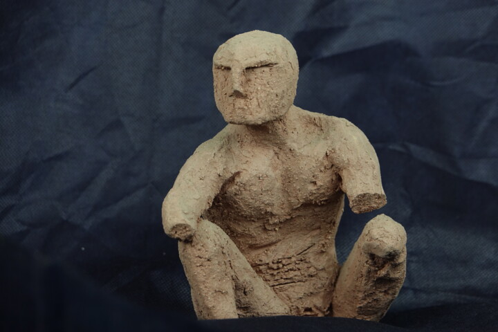 Sculpture titled "Guetteur" by Jean-Pierre Allano, Original Artwork, Clay
