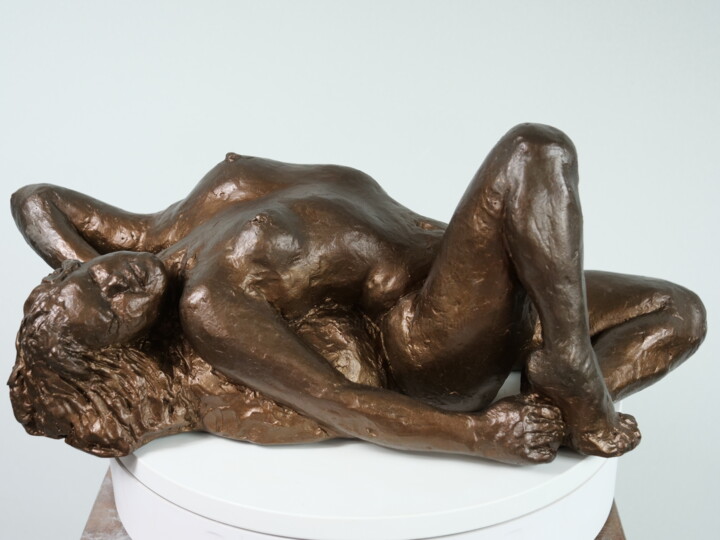Sculpture titled "Kira" by Jean Pierre Picheny, Original Artwork, Plaster