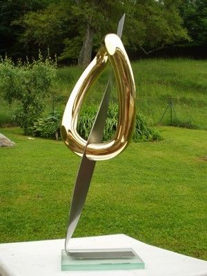 「trophée, anneau d'Or」というタイトルの彫刻 Jean Barral Baronによって, オリジナルのアートワーク
