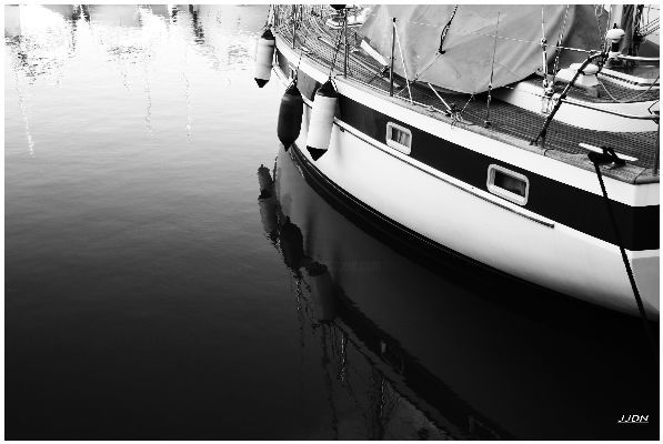 Photographie intitulée "Miroir" par Jeanjeandenice " Jjdn ", Œuvre d'art originale