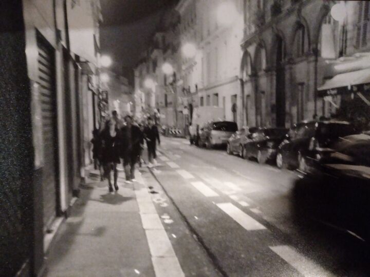 Fotografie getiteld "Paris la nuit 5" door Jela Georges, Origineel Kunstwerk, Film fotografie