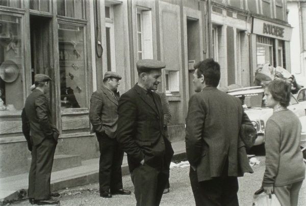 Fotografie getiteld "Les confidences pub…" door Jérôme Cambra, Origineel Kunstwerk