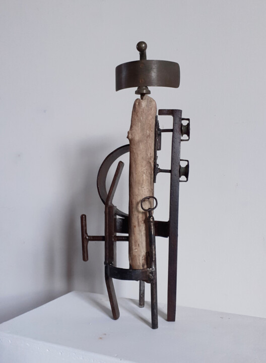 Sculpture titled "L'ajusteur" by Jérôme Danikowski, Original Artwork, Metals